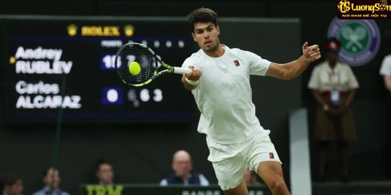 Trận đấu đầy kịch tính của Alcaraz Rublev Wimbledon 2025