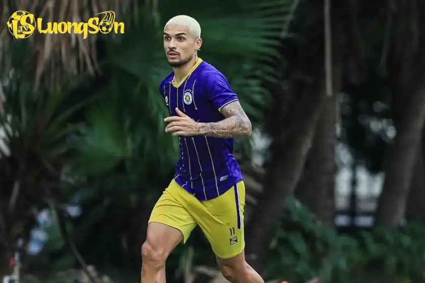 Hendrio được đánh giá rất cao bởi tốc độ lẫn kỹ thuật cá nhân. Ảnh: FBNV Hendrio được đánh giá rất cao bởi tốc độ lẫn kỹ thuật cá nhân