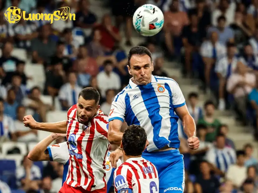 Espanyol (xanh) vừa có cú lội ngược dòng ấn tượng trước Atletico Madrid. (Ảnh: Internet) Espanyol (xanh) vừa có cú lội ngược dòng ấn tượng trước Atletico Madrid