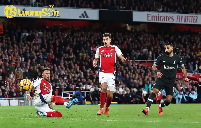 Liverpool và Arsenal có thành tích đối đầu gần như cân bằng nhau Liverpool và Arsenal có thành tích đối đầu gần như cân bằng nhau