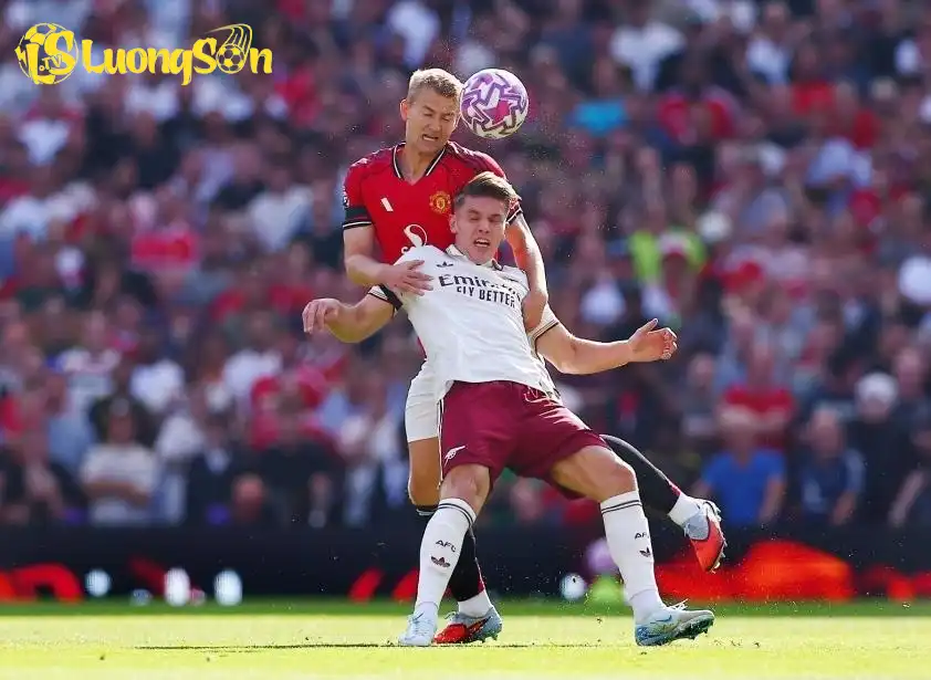 Gyokeres có màn trình diễn mờ nhạt trong trận đấu với MU. Ảnh: DxBruyneSZN Gyokeres có màn trình diễn mờ nhạt trong trận đấu với MU