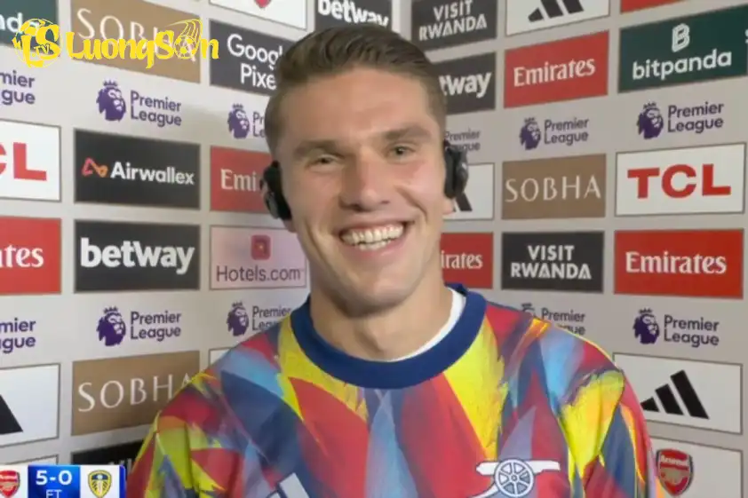 Gyokeres trả lời phỏng vấn sau trận đấu (Ảnh: The Mirror). Gyokeres trả lời phỏng vấn sau trận đấu (Ảnh: The Mirror).