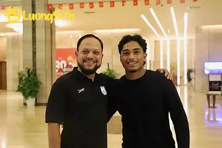 Fahamedul Islam hội quân cùng U23 Bangladesh. (Ảnh: LĐBĐ Bangladesh) Fahamedul Islam hội quân cùng U23 Bangladesh. (Ảnh: LĐBĐ Bangladesh)