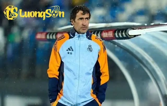 Raul Gonzalez cựu tiền đạo huyền thoại của Real Madrid là ứng viên thay thế hàng đầu. (Ảnh: Imago) Raul Gonzalez cựu tiền đạo huyền thoại của Real Madrid là ứng viên thay thế hàng đầu. (Ảnh: Imago)