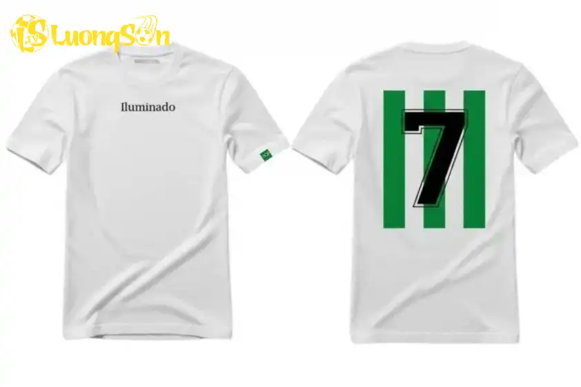 Mặt trước và mặt sau của chiếc áo (Ảnh: The Sun). Mặt trước và mặt sau của chiếc áo