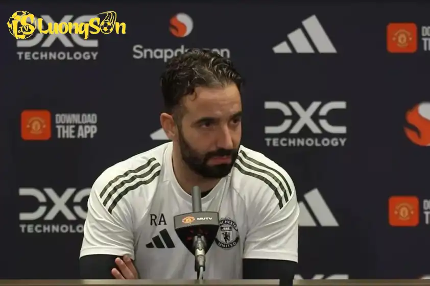 Amorim đã có những chia sẻ về quan điểm trước đó của Sean Dyche. Ảnh: The Mirror Amorim đã có những chia sẻ về quan điểm trước đó của Sean Dyche.