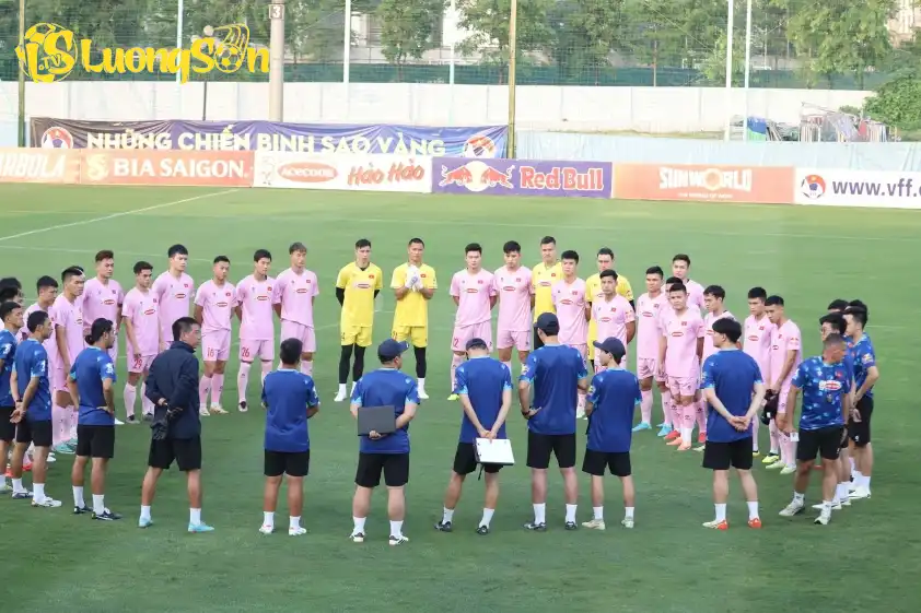 ĐT Việt Nam đang tràn đầy khí thế trước trận đấu gặp Nepal. ĐT Việt Nam đang tràn đầy khí thế trước trận đấu gặp Nepal.