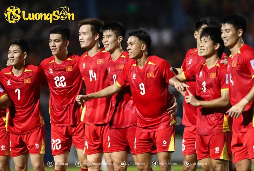 ĐT Việt Nam luyện tập ở Phú Thọ thay vì Hà Nội trước khi sang Lào (Ảnh: VFF) ĐT Việt Nam luyện tập ở Phú Thọ thay vì Hà Nội trước khi sang Lào