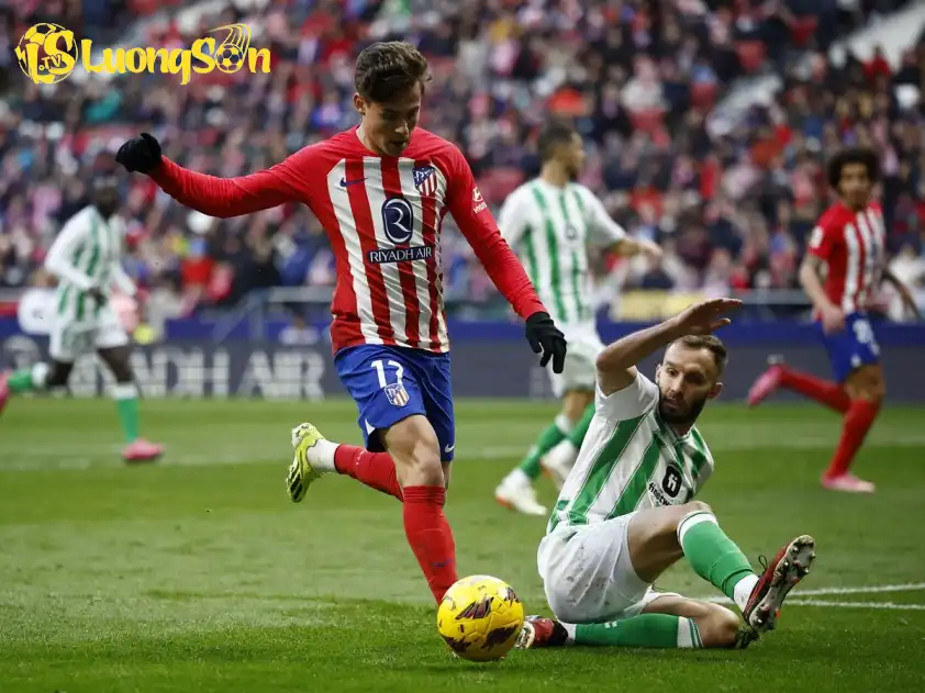 Real Betis và Atletico Madrid là trận cầu hấp dẫn nhất vòng 10 La Liga (Ảnh: Marca) Real Betis và Atletico Madrid là trận cầu hấp dẫn nhất vòng 10 La Liga
